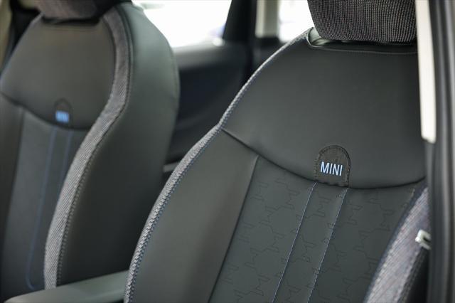 Photo of 2025 Silver MINI Hardtop