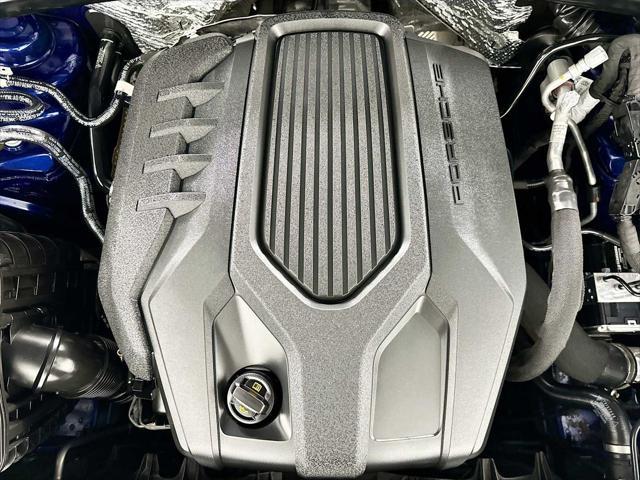 Photo of 2024 GENTIAN BLUE Porsche Macan