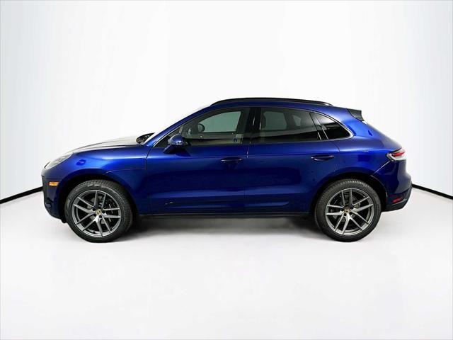 Photo of 2024 GENTIAN BLUE Porsche Macan