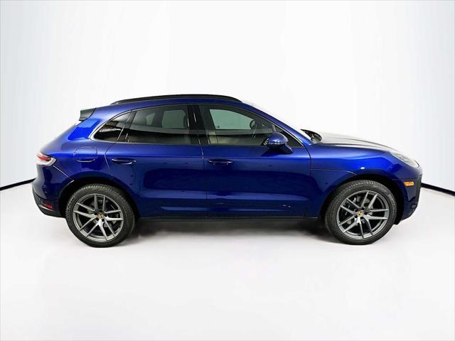 Photo of 2024 GENTIAN BLUE Porsche Macan