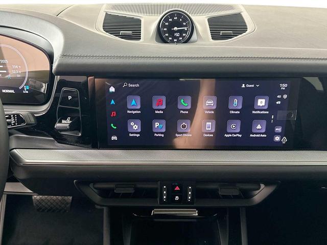Photo of 2025 DOLOMITE SILV M Porsche Cayenne