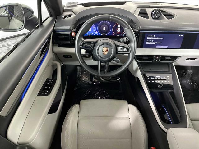 Photo of 2024 Aventurine Green Metallic Porsche Macan