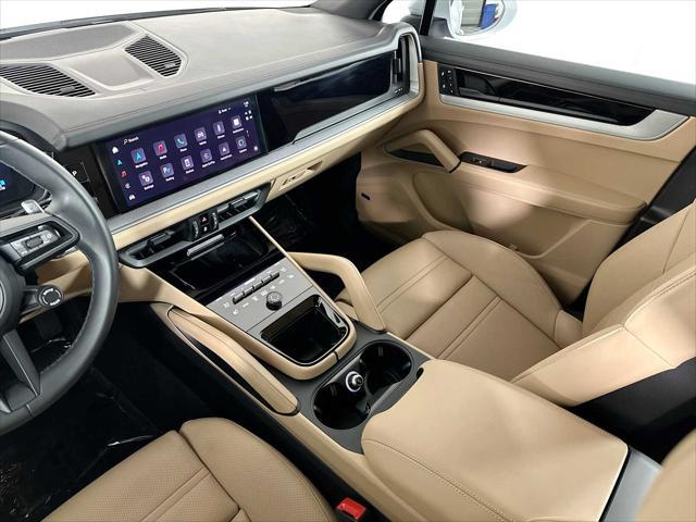 Photo of 2024 Carrara White Metallic Porsche Cayenne