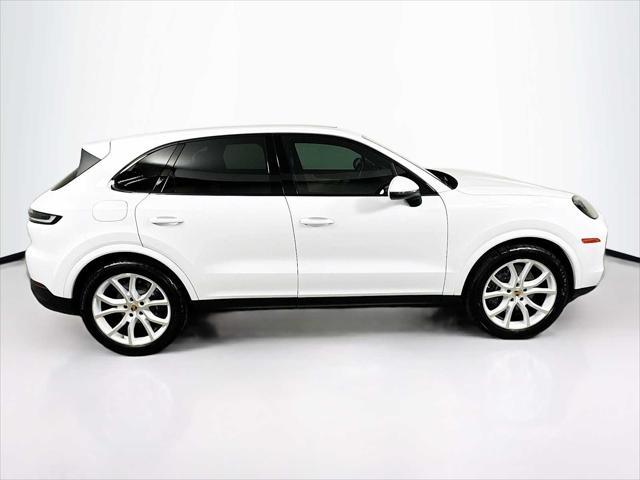 Photo of 2024 Carrara White Metallic Porsche Cayenne