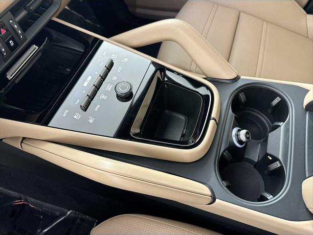 Photo of 2024 Carrara White Metallic Porsche Cayenne