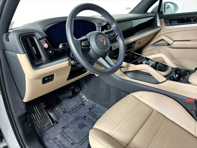 Photo of 2024 Carrara White Metallic Porsche Cayenne