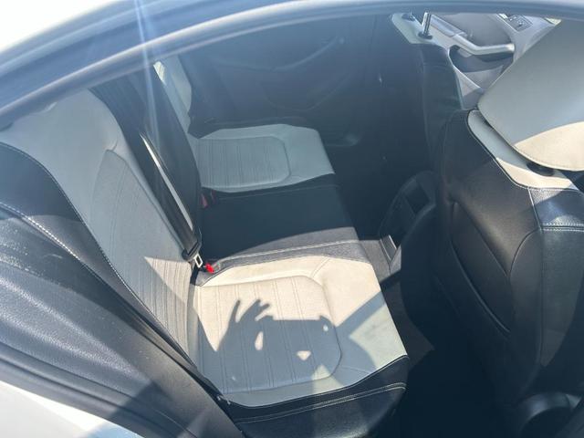 Photo of 2016 White Volkswagen Jetta