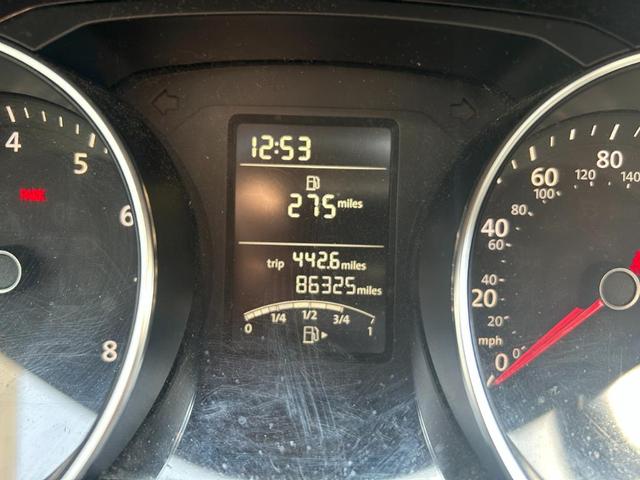 Photo of 2016 White Volkswagen Jetta