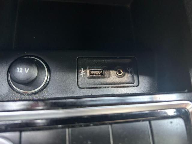 Photo of 2016 White Volkswagen Jetta