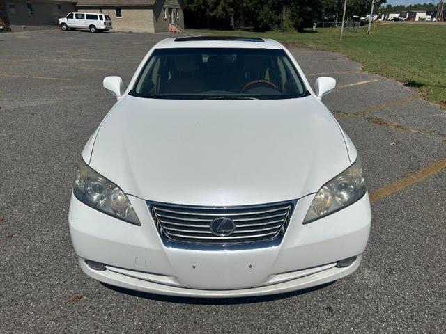 Photo of 2007 Pearl White Lexus ES 350