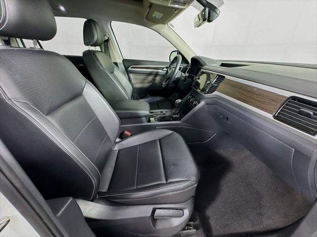 Photo of 2022 Pure White Volkswagen Atlas