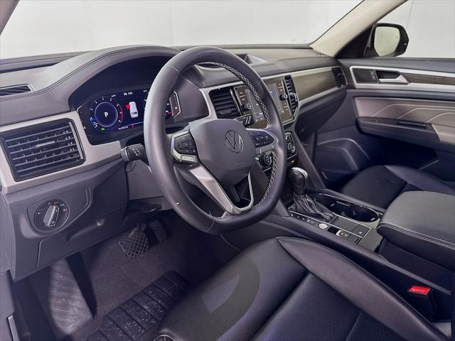 Photo of 2022 Pure White Volkswagen Atlas