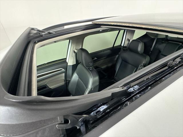 Photo of 2022 Pure White Volkswagen Atlas
