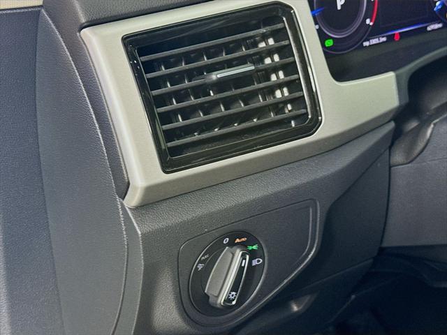 Photo of 2022 Pure White Volkswagen Atlas