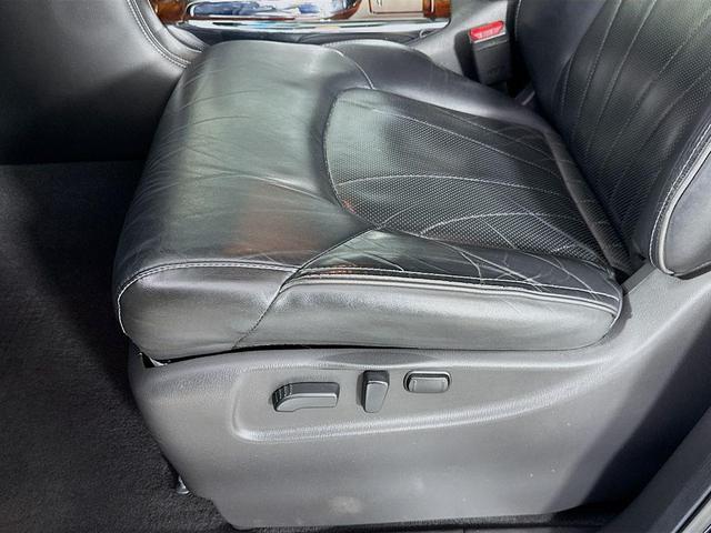 Photo of 2016 Black Obsidian INFINITI QX80