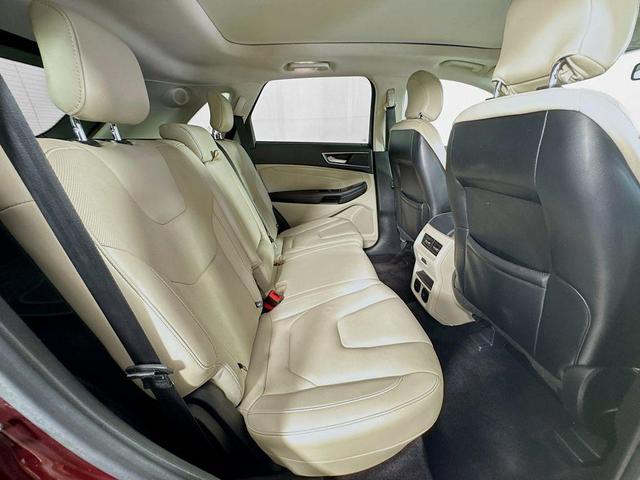 Photo of 2017 Burgundy Ford Edge