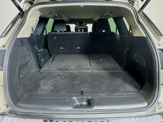 Photo of 2024 Warm Titanium INFINITI QX60