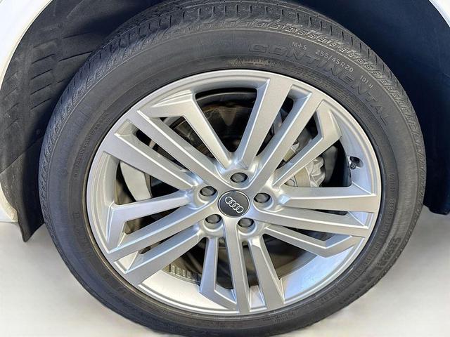 Photo of 2018 Ibis White Audi Q5