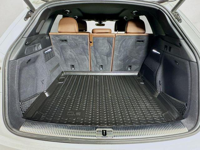Photo of 2018 Ibis White Audi Q5