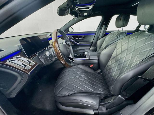 Photo of 2024 Black Mercedes-Benz S-Class