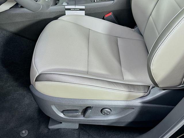 Photo of 2025 Black Obsidian INFINITI QX50