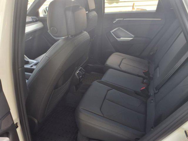 Photo of 2025 White Audi Q3