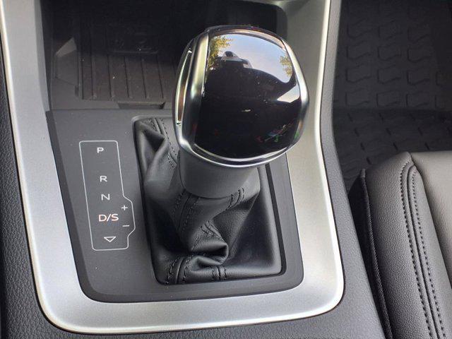 Photo of 2025 White Audi Q3