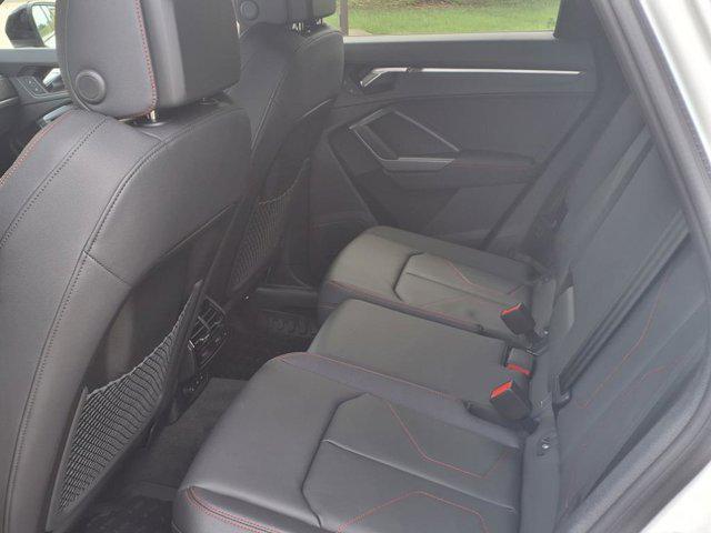 Photo of 2025 White Audi Q3