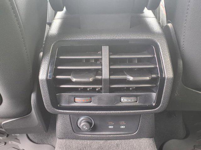Photo of 2025 White Audi Q3