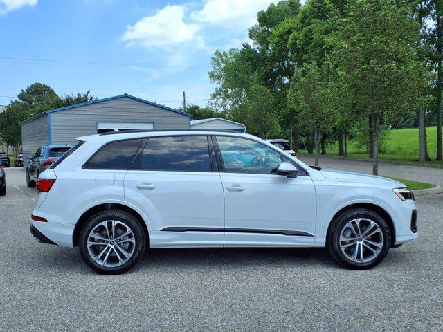 Photo of 2025 Glacier White Metallic Audi Q7