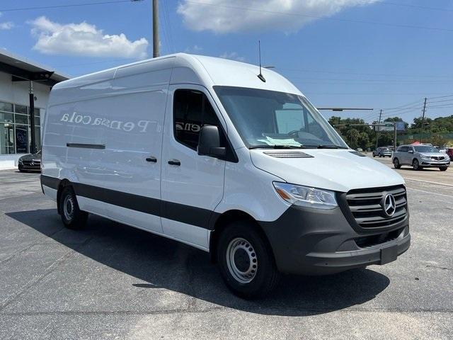 Photo of 2023 White Mercedes-Benz Sprinter 2500