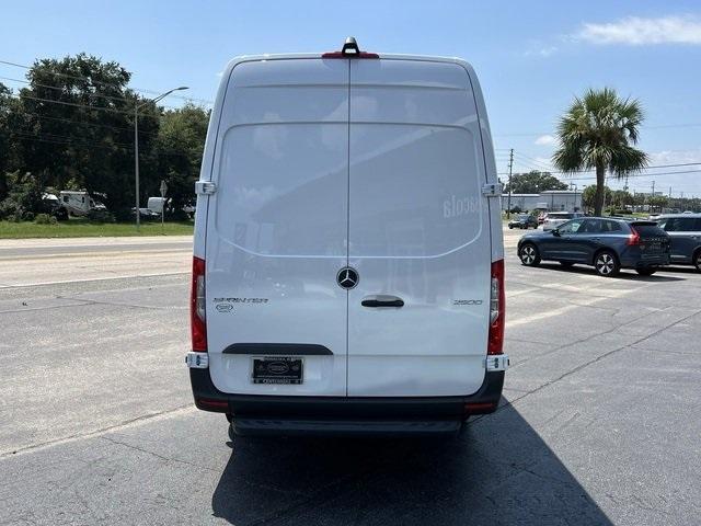 Photo of 2023 White Mercedes-Benz Sprinter 2500