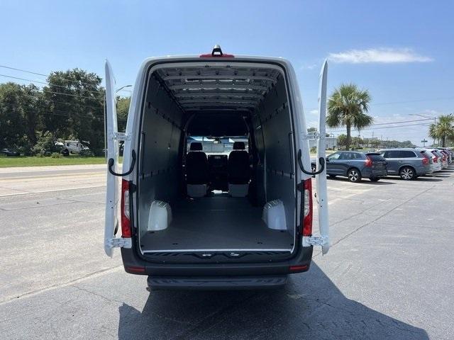 Photo of 2023 White Mercedes-Benz Sprinter 2500