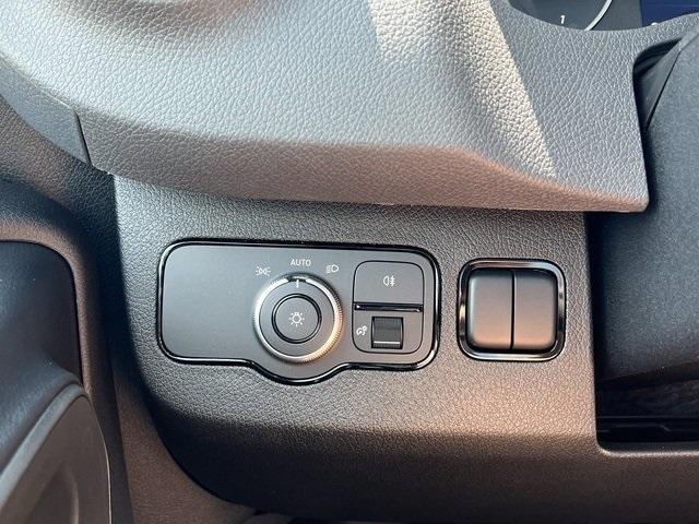 Photo of 2023 White Mercedes-Benz Sprinter 2500