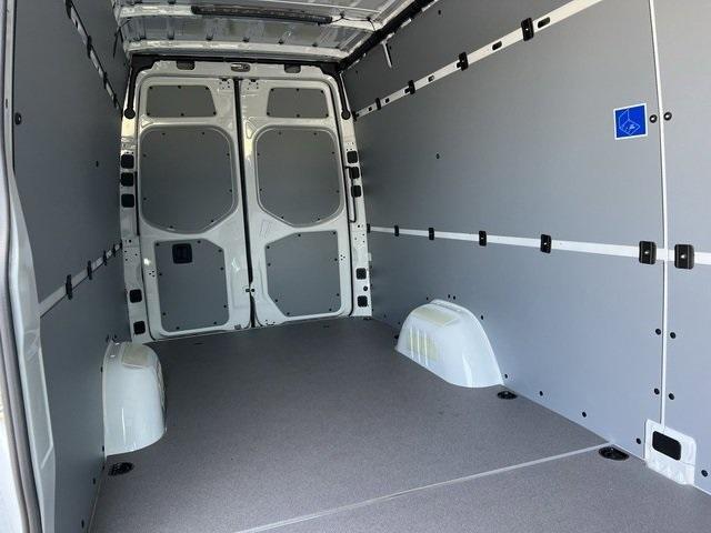 Photo of 2023 White Mercedes-Benz Sprinter 2500