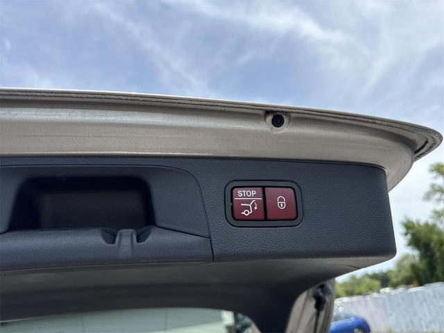 Photo of 2021 Mojave Silver Metallic Mercedes-Benz GLC 300