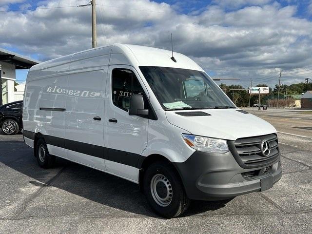Photo of 2024 White Mercedes-Benz Sprinter 2500