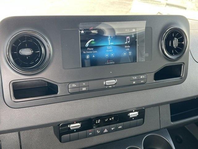 Photo of 2024 White Mercedes-Benz Sprinter 2500