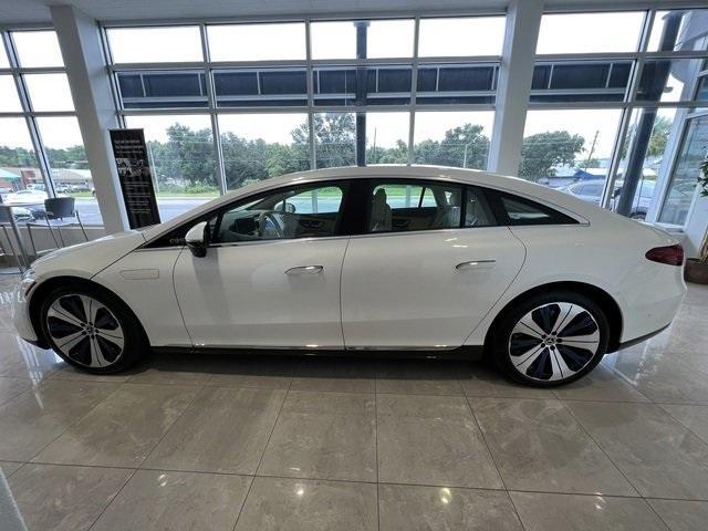 Photo of 2022 White Mercedes-Benz EQS 450+