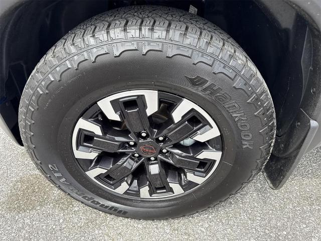 Photo of 2024 Bluestone Pearl Nissan Frontier