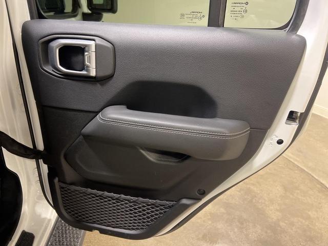 Photo of 2019 Bright White Clearcoat Jeep Wrangler Unlimited