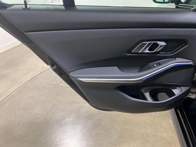 Photo of 2021 Black Sapphire Metallic BMW M340