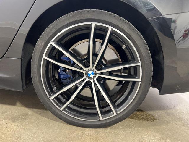 Photo of 2021 Black Sapphire Metallic BMW M340