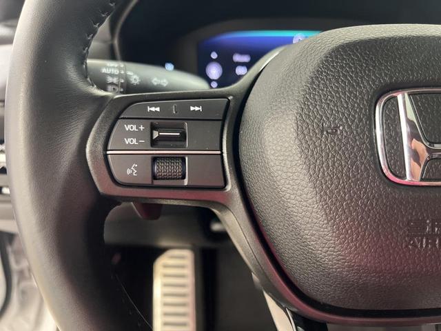 Photo of 2023 Platinum White Pearl Honda Accord Hybrid