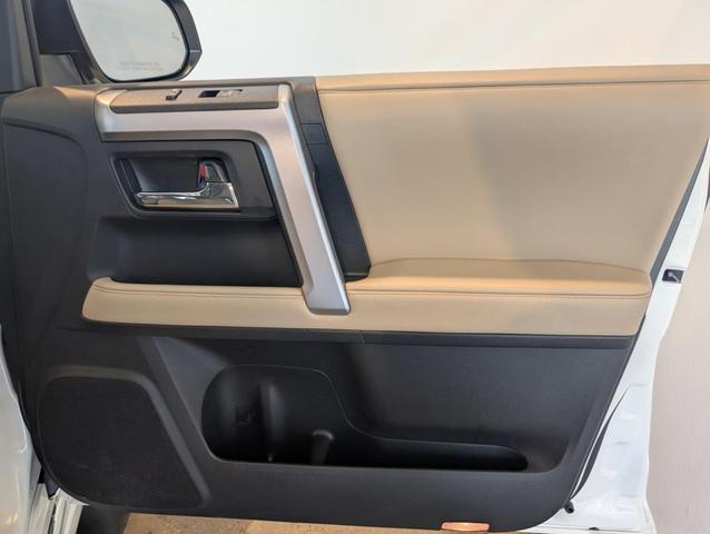 Photo of 2023 Blizzard Pearl Toyota 4Runner