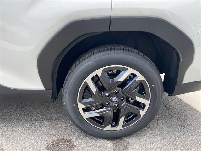 Photo of 2025 Crystal White Pearl Subaru Forester Hybrid