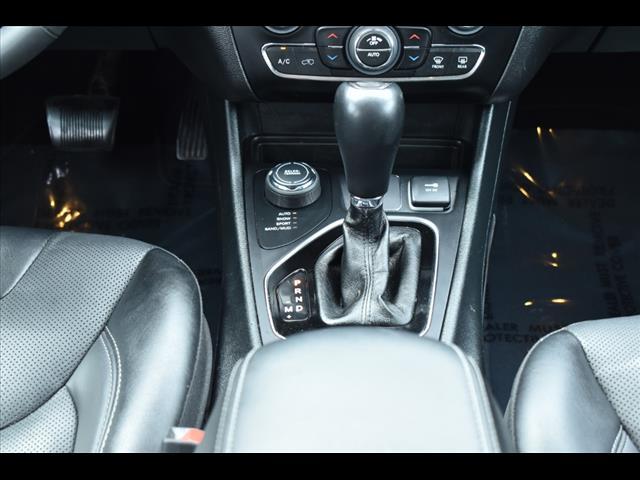 Photo of 2023 GRAY Jeep Cherokee