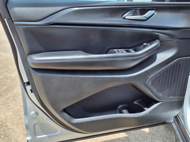 Photo of 2023 Silver Zynith Jeep Grand Cherokee L
