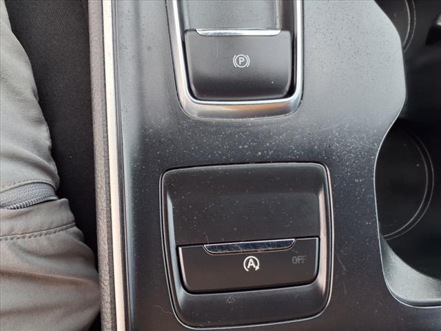 Photo of 2022 BLUE Ford Edge