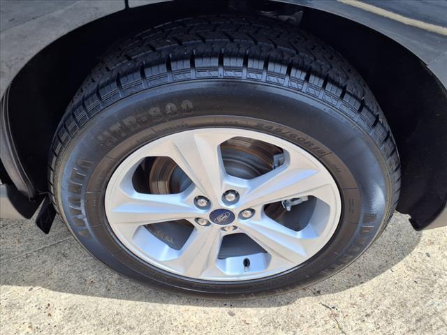 Photo of 2022 BLUE Ford Edge